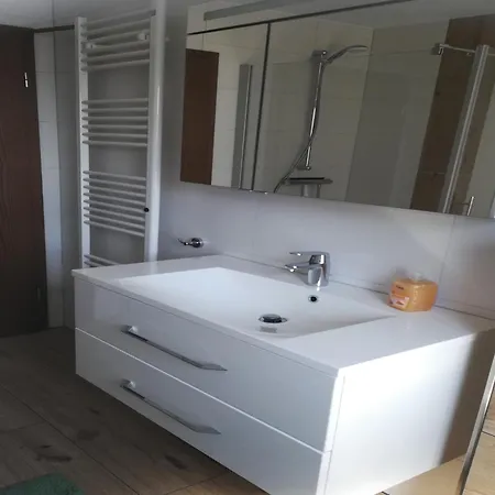 In Silbecke Mit Pool Und Wald *