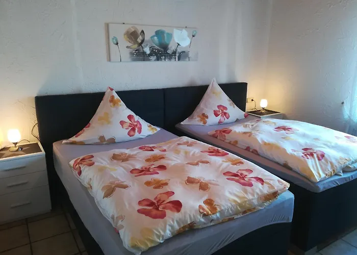 In Silbecke Mit Pool Und Wald 阿滕多恩