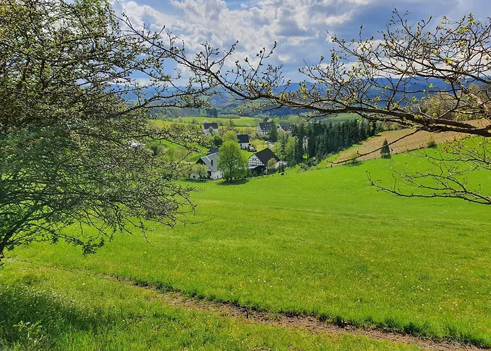 In Silbecke Mit Pool Und Wald